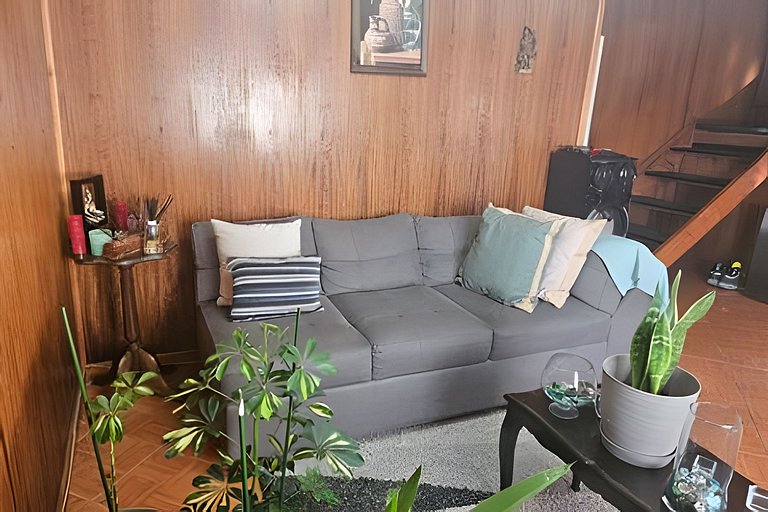 Habitación en casa acogedora, cerca del centro.