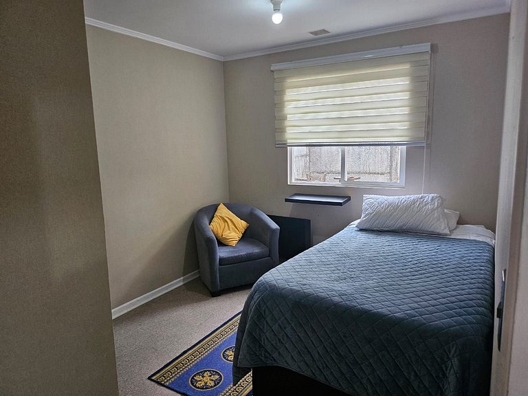 Casa a 10 minutos del centro. 3 Dorm. y 2 baños