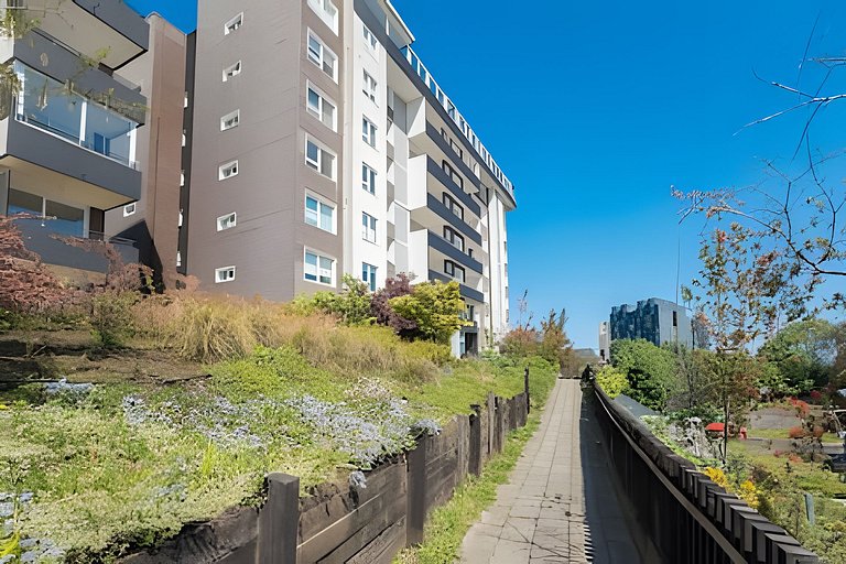 Departamento en condominio a pasos del centro.