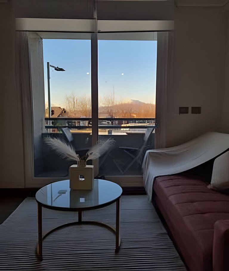 Depto. nuevo en condominio, estacionamiento y wifi