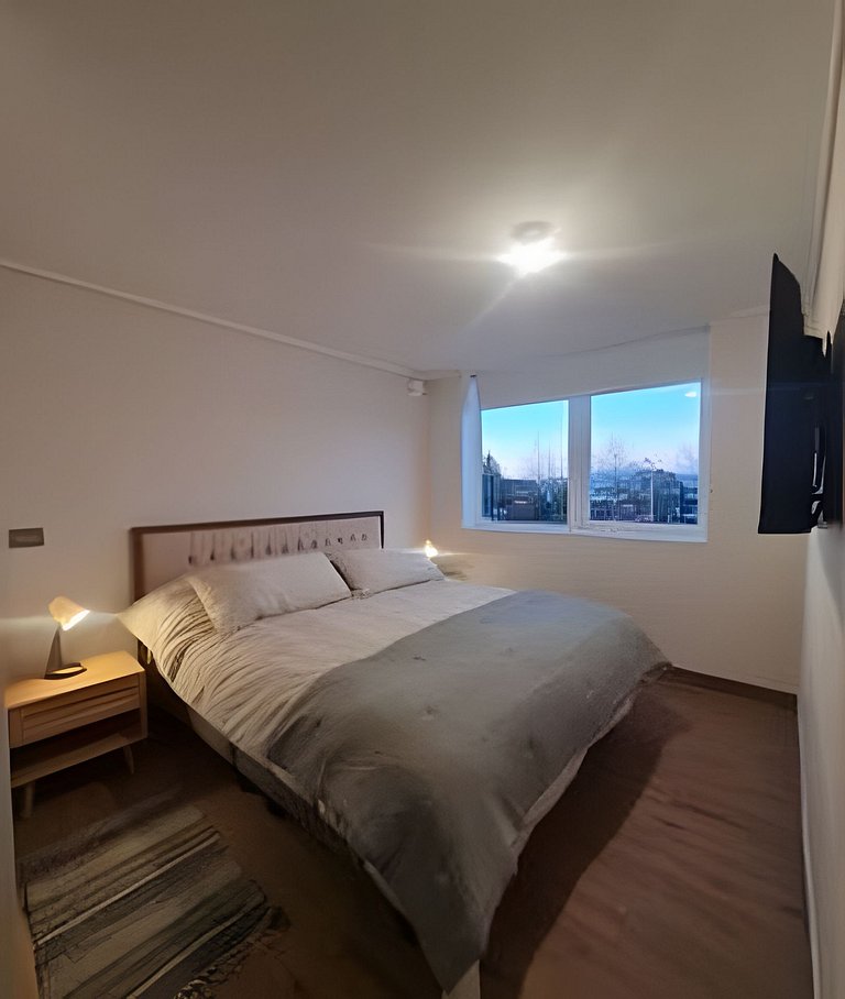 Depto. nuevo en condominio, estacionamiento y wifi