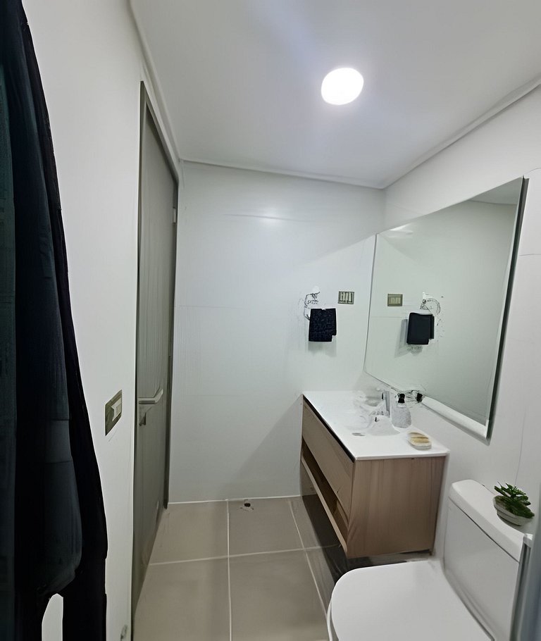 Depto. nuevo en condominio, estacionamiento y wifi