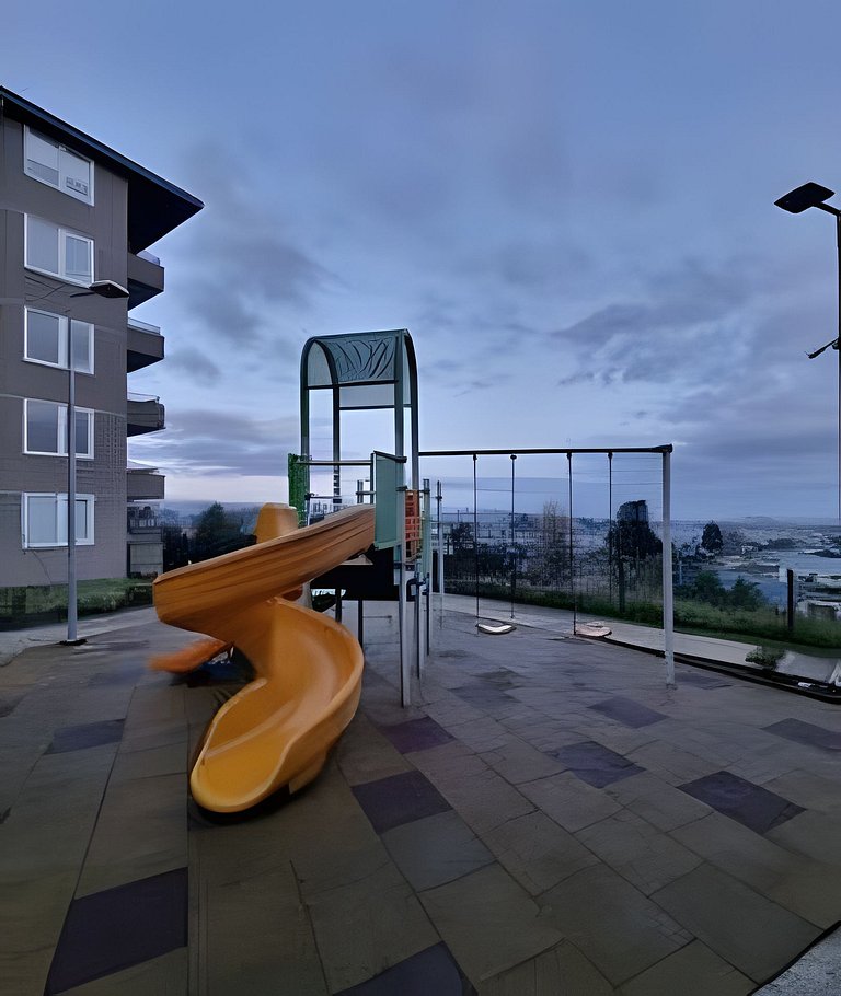 Depto. nuevo en condominio, estacionamiento y wifi